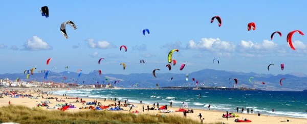 Los Lance kitesurfing beach spot in Tarifa Spain. Come and take your kite lesson with Tarifa Max kitesurfing school the oldest kiteschool in Tarifa Spain. Booking info@tarifamax.net or call 0034 696 558 227